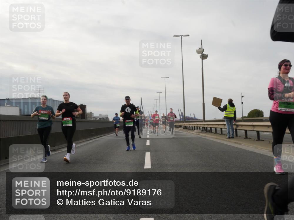 03.10.2025 - Köhlbrandbrückenlauf Matties Gatica Varas http://msf.ph/oto/9189176 03.10.2025 15:57:06 Position 3  meine-sportfotos.de