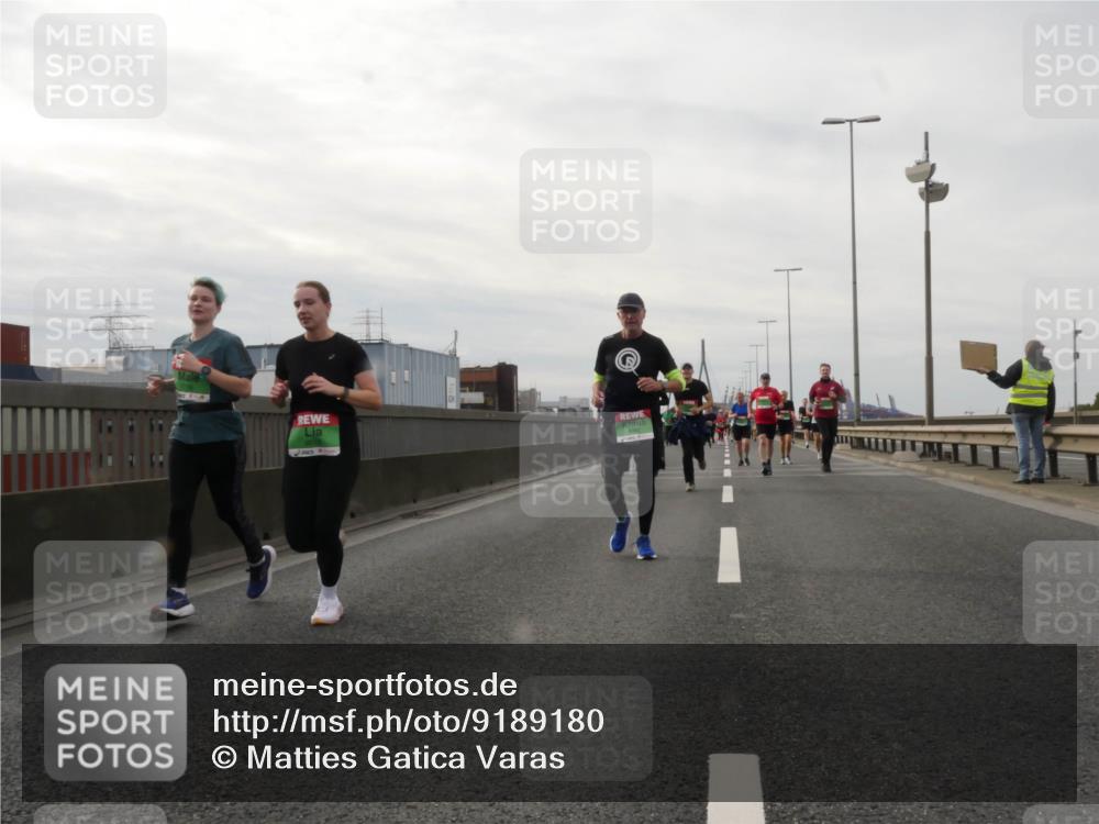 03.10.2025 - Köhlbrandbrückenlauf Matties Gatica Varas http://msf.ph/oto/9189180 03.10.2025 15:57:07 Position 3  meine-sportfotos.de