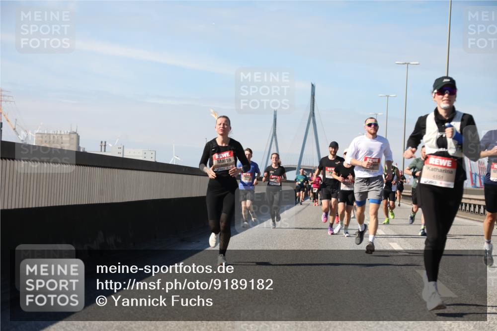03.10.2025 - Köhlbrandbrückenlauf Yannick Fuchs http://msf.ph/oto/9189182 03.10.2025 11:48:41 Position 3 4151 meine-sportfotos.de