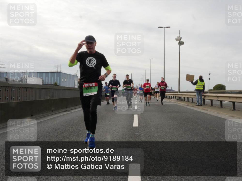 03.10.2025 - Köhlbrandbrückenlauf Matties Gatica Varas http://msf.ph/oto/9189184 03.10.2025 15:57:08 Position 3 9395 meine-sportfotos.de