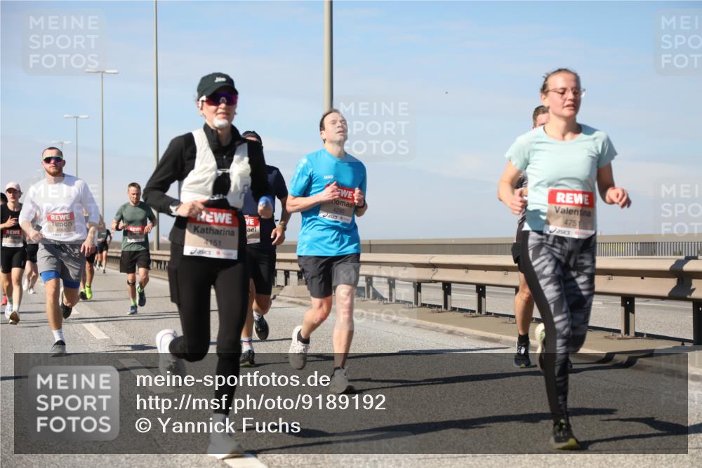 03.10.2025 - Köhlbrandbrückenlauf Yannick Fuchs http://msf.ph/oto/9189192 03.10.2025 11:48:42 Position 3 4066, 4151, 4290, 4751 meine-sportfotos.de