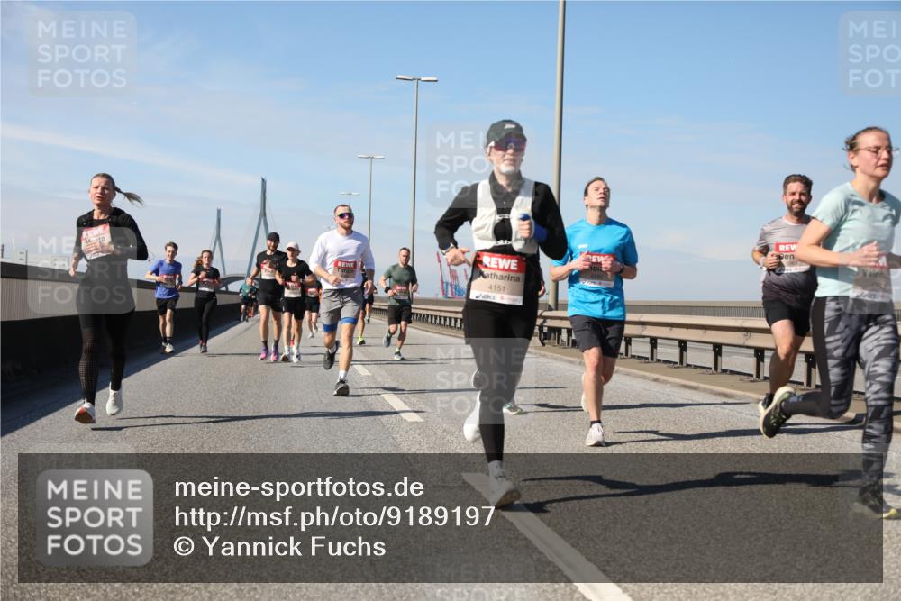 03.10.2025 - Köhlbrandbrückenlauf Yannick Fuchs http://msf.ph/oto/9189197 03.10.2025 11:48:42 Position 3 4151 meine-sportfotos.de