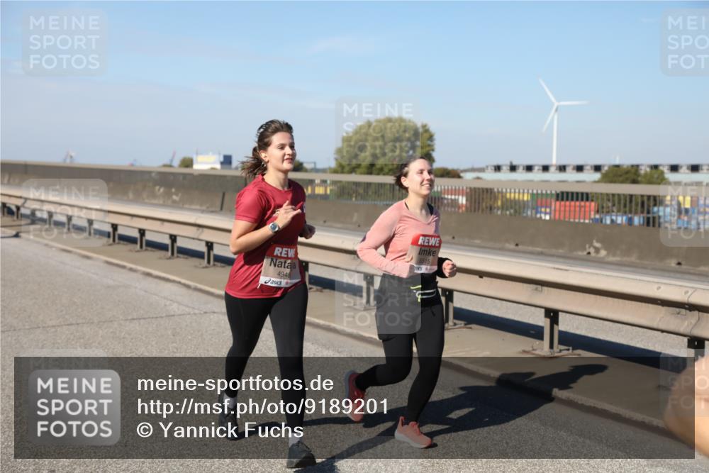 03.10.2025 - Köhlbrandbrückenlauf Yannick Fuchs http://msf.ph/oto/9189201 03.10.2025 12:08:44 Position 3 4948, 5515 meine-sportfotos.de