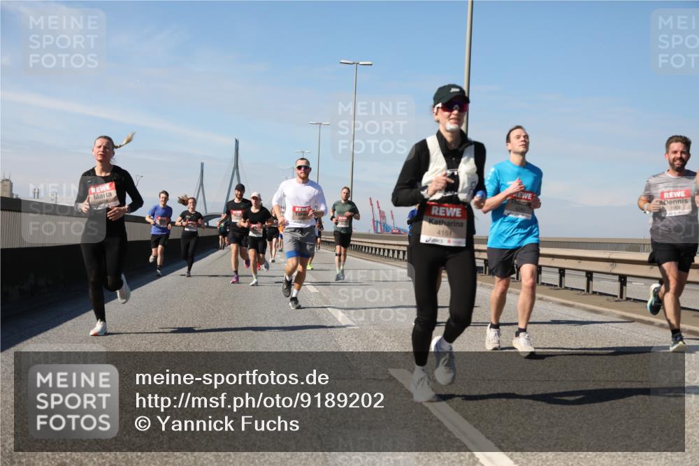 03.10.2025 - Köhlbrandbrückenlauf Yannick Fuchs http://msf.ph/oto/9189202 03.10.2025 11:48:42 Position 3 4151, 5968 meine-sportfotos.de