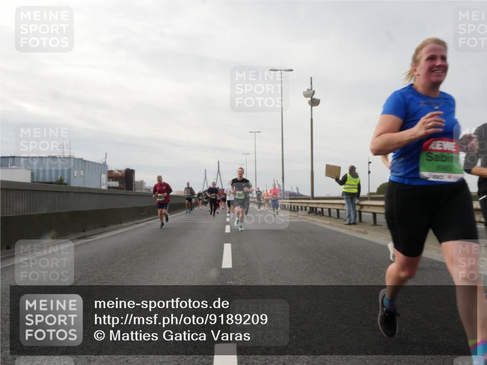 03.10.2025 - Köhlbrandbrückenlauf Matties Gatica Varas http://msf.ph/oto/9189209 03.10.2025 15:57:14 Position 3 8983 meine-sportfotos.de