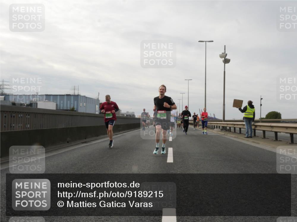 03.10.2025 - Köhlbrandbrückenlauf Matties Gatica Varas http://msf.ph/oto/9189215 03.10.2025 15:57:15 Position 3  meine-sportfotos.de