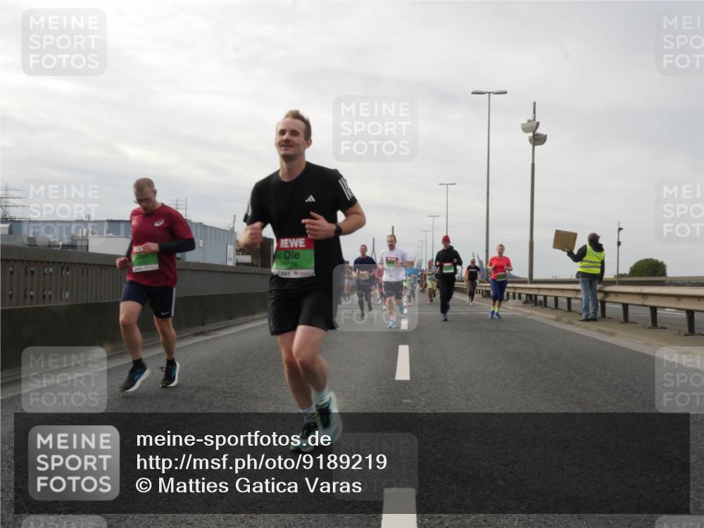 03.10.2025 - Köhlbrandbrückenlauf Matties Gatica Varas http://msf.ph/oto/9189219 03.10.2025 15:57:16 Position 3 974 meine-sportfotos.de