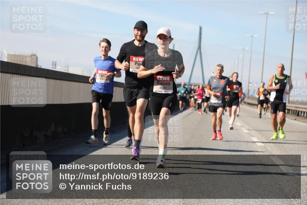 03.10.2025 - Köhlbrandbrückenlauf Yannick Fuchs http://msf.ph/oto/9189236 03.10.2025 11:48:44 Position 3 664, 4599 meine-sportfotos.de