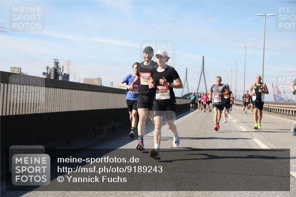 03.10.2025 - Köhlbrandbrückenlauf Yannick Fuchs http://msf.ph/oto/9189243 03.10.2025 11:48:45 Position 3 6642, 4599 meine-sportfotos.de
