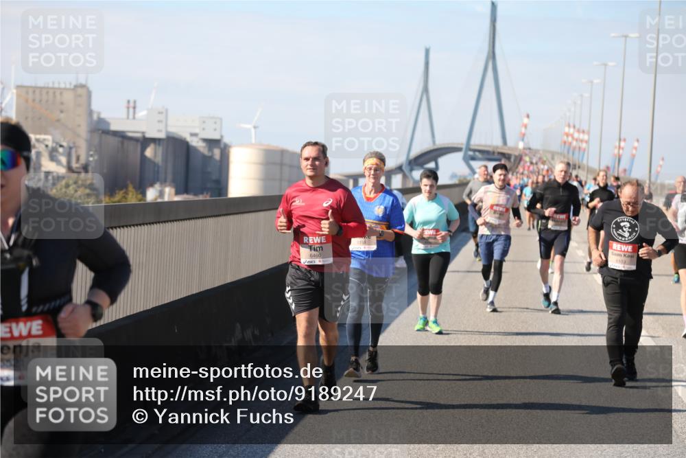 03.10.2025 - Köhlbrandbrückenlauf Yannick Fuchs http://msf.ph/oto/9189247 03.10.2025 12:08:48 Position 3 5521, 6460, 6103 meine-sportfotos.de