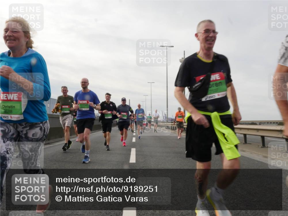 03.10.2025 - Köhlbrandbrückenlauf Matties Gatica Varas http://msf.ph/oto/9189251 03.10.2025 15:57:24 Position 3 9688 meine-sportfotos.de