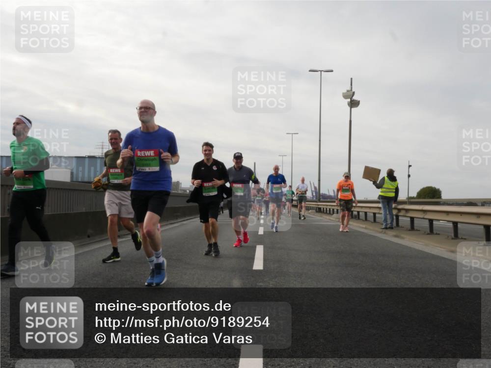 03.10.2025 - Köhlbrandbrückenlauf Matties Gatica Varas http://msf.ph/oto/9189254 03.10.2025 15:57:24 Position 3 9493 meine-sportfotos.de