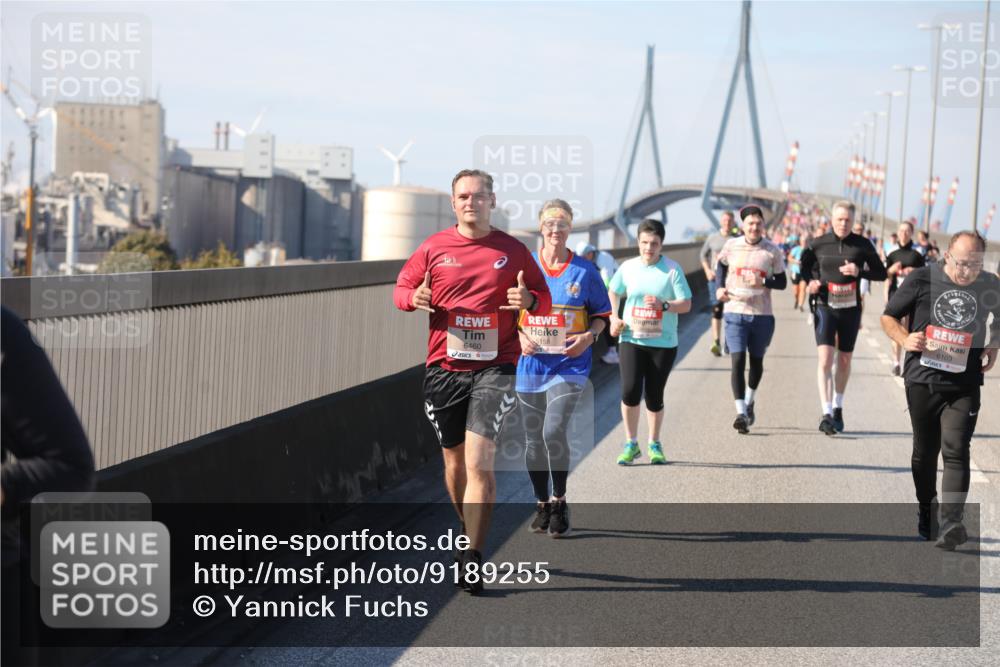 03.10.2025 - Köhlbrandbrückenlauf Yannick Fuchs http://msf.ph/oto/9189255 03.10.2025 12:08:48 Position 3 5158, 6460, 6103 meine-sportfotos.de