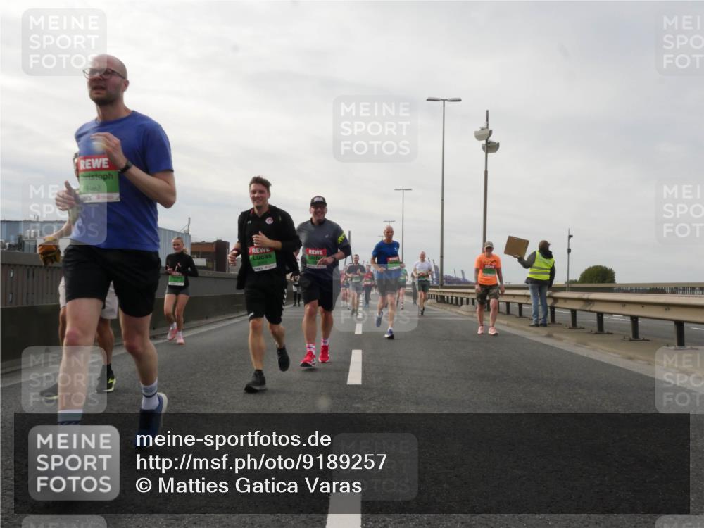 03.10.2025 - Köhlbrandbrückenlauf Matties Gatica Varas http://msf.ph/oto/9189257 03.10.2025 15:57:25 Position 3 9493 meine-sportfotos.de