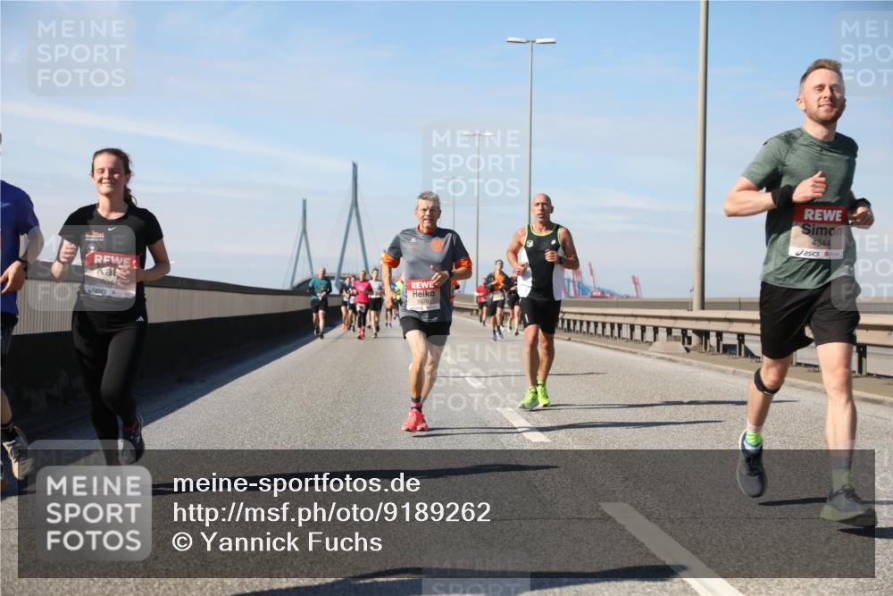 03.10.2025 - Köhlbrandbrückenlauf Yannick Fuchs http://msf.ph/oto/9189262 03.10.2025 11:48:46 Position 3 6044, 5676, 4344 meine-sportfotos.de