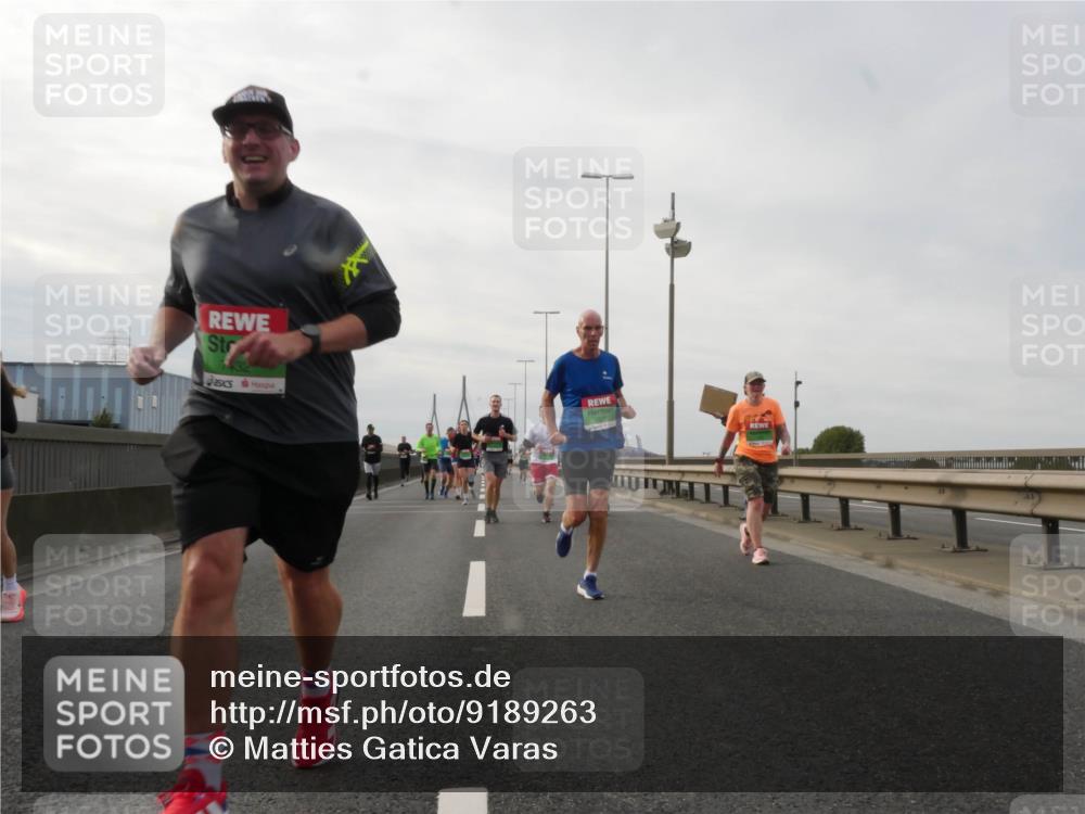 03.10.2025 - Köhlbrandbrückenlauf Matties Gatica Varas http://msf.ph/oto/9189263 03.10.2025 15:57:26 Position 3  meine-sportfotos.de