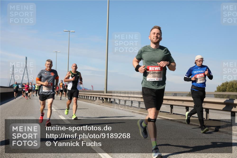 03.10.2025 - Köhlbrandbrückenlauf Yannick Fuchs http://msf.ph/oto/9189268 03.10.2025 11:48:47 Position 3 5676, 4344, 5849 meine-sportfotos.de