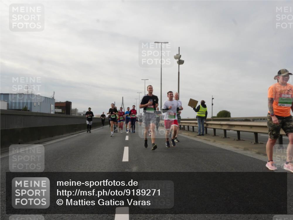 03.10.2025 - Köhlbrandbrückenlauf Matties Gatica Varas http://msf.ph/oto/9189271 03.10.2025 15:57:28 Position 3  meine-sportfotos.de