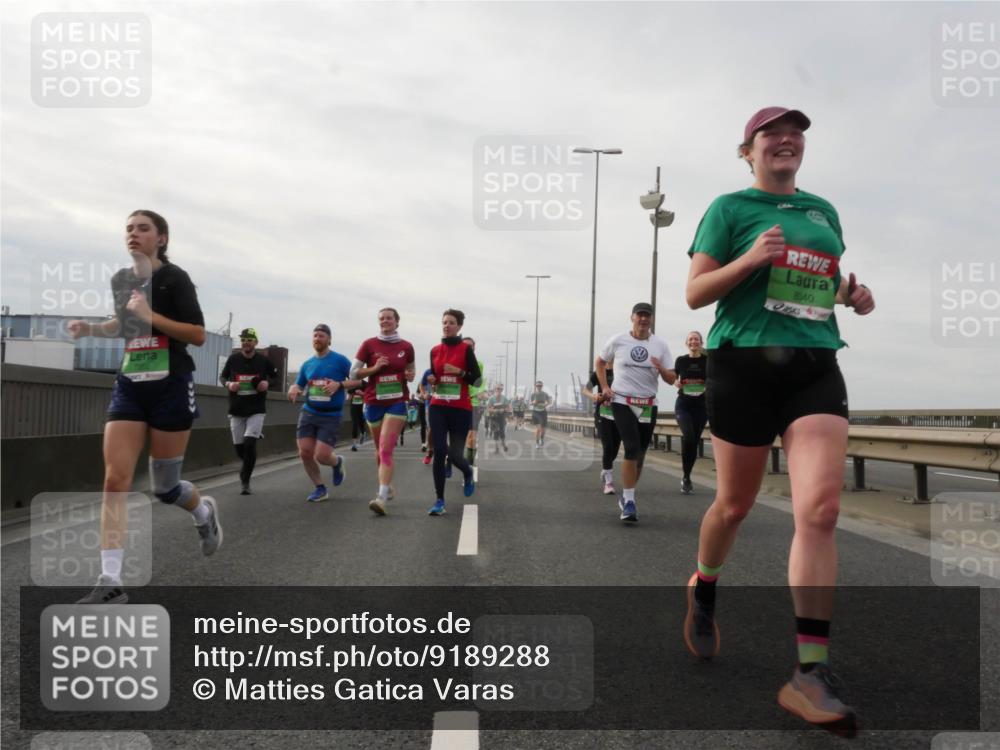 03.10.2025 - Köhlbrandbrückenlauf Matties Gatica Varas http://msf.ph/oto/9189288 03.10.2025 15:57:32 Position 3 8040, 4 meine-sportfotos.de