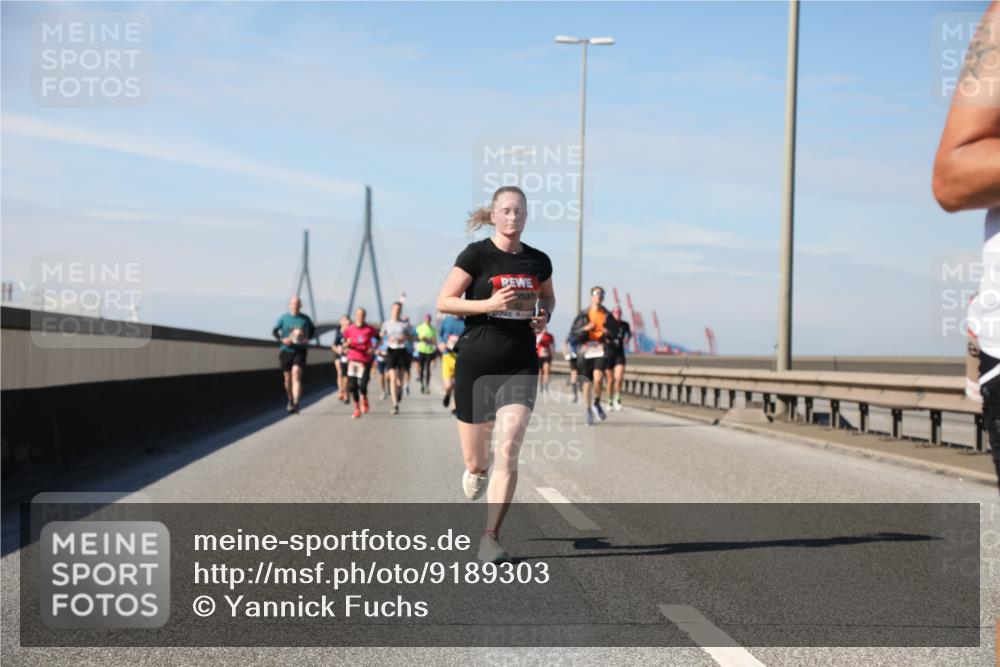 03.10.2025 - Köhlbrandbrückenlauf Yannick Fuchs http://msf.ph/oto/9189303 03.10.2025 11:48:49 Position 3  meine-sportfotos.de