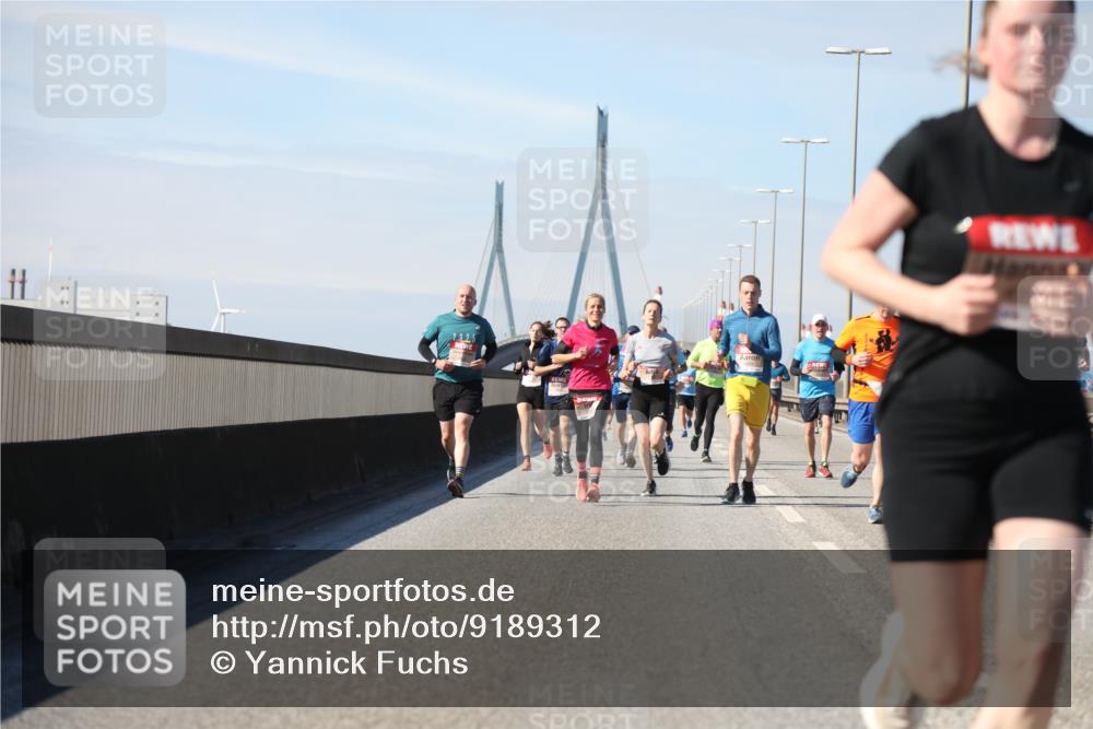 03.10.2025 - Köhlbrandbrückenlauf Yannick Fuchs http://msf.ph/oto/9189312 03.10.2025 11:48:50 Position 3 2025 meine-sportfotos.de