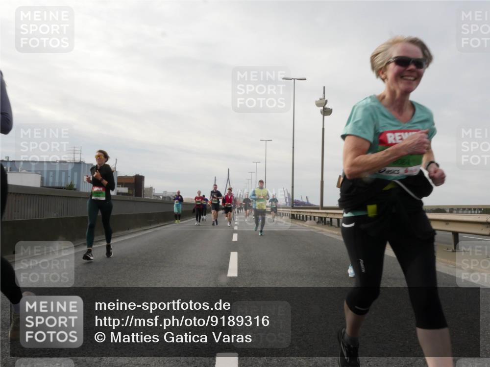 03.10.2025 - Köhlbrandbrückenlauf Matties Gatica Varas http://msf.ph/oto/9189316 03.10.2025 15:57:38 Position 3 8084 meine-sportfotos.de