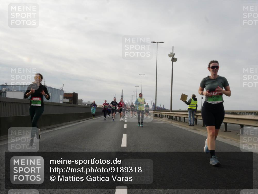 03.10.2025 - Köhlbrandbrückenlauf Matties Gatica Varas http://msf.ph/oto/9189318 03.10.2025 15:57:38 Position 3 8451 meine-sportfotos.de
