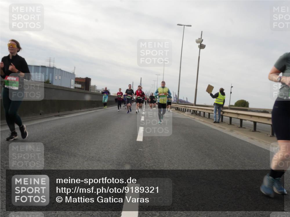 03.10.2025 - Köhlbrandbrückenlauf Matties Gatica Varas http://msf.ph/oto/9189321 03.10.2025 15:57:39 Position 3  meine-sportfotos.de