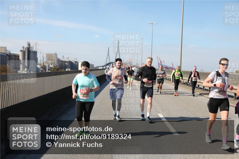 03.10.2025 - Köhlbrandbrückenlauf Yannick Fuchs http://msf.ph/oto/9189324 03.10.2025 12:08:54 Position 3 4886, 5273 meine-sportfotos.de