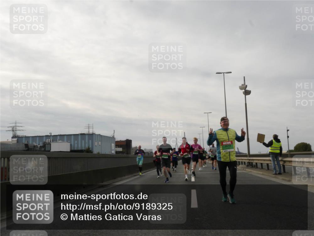 03.10.2025 - Köhlbrandbrückenlauf Matties Gatica Varas http://msf.ph/oto/9189325 03.10.2025 15:57:40 Position 3  meine-sportfotos.de