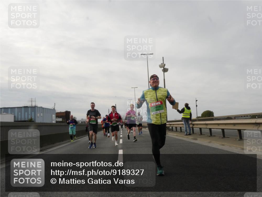 03.10.2025 - Köhlbrandbrückenlauf Matties Gatica Varas http://msf.ph/oto/9189327 03.10.2025 15:57:41 Position 3 9080 meine-sportfotos.de
