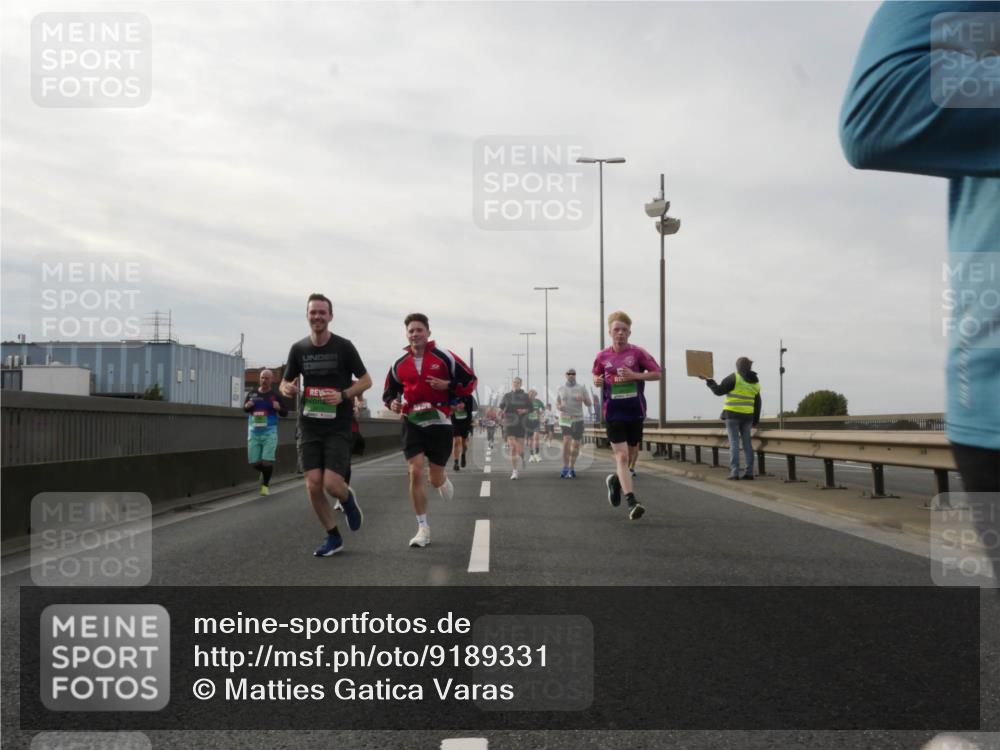 03.10.2025 - Köhlbrandbrückenlauf Matties Gatica Varas http://msf.ph/oto/9189331 03.10.2025 15:57:42 Position 3  meine-sportfotos.de