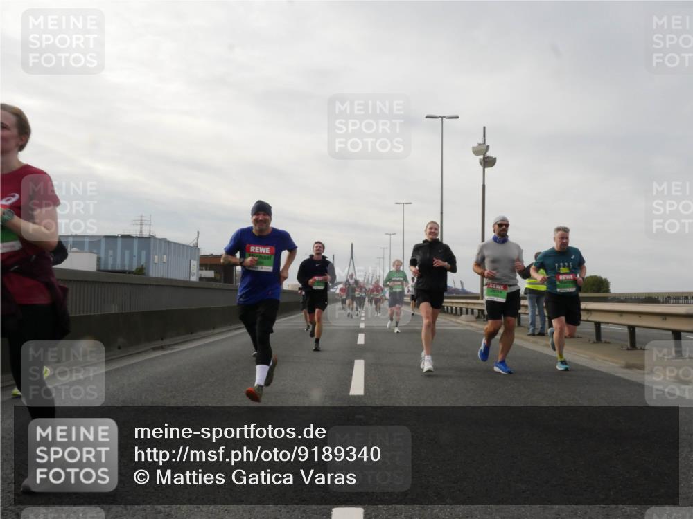 03.10.2025 - Köhlbrandbrückenlauf Matties Gatica Varas http://msf.ph/oto/9189340 03.10.2025 15:57:44 Position 3  meine-sportfotos.de