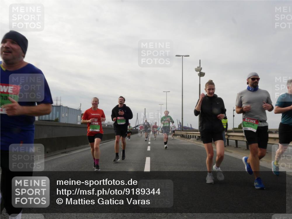 03.10.2025 - Köhlbrandbrückenlauf Matties Gatica Varas http://msf.ph/oto/9189344 03.10.2025 15:57:45 Position 3 9054 meine-sportfotos.de