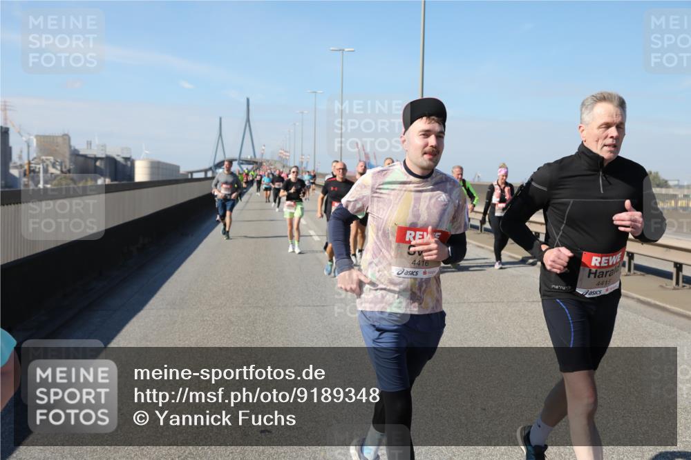 03.10.2025 - Köhlbrandbrückenlauf Yannick Fuchs http://msf.ph/oto/9189348 03.10.2025 12:08:56 Position 3 4416, 4415 meine-sportfotos.de