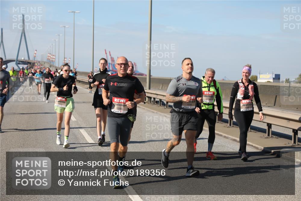 03.10.2025 - Köhlbrandbrückenlauf Yannick Fuchs http://msf.ph/oto/9189356 03.10.2025 12:08:57 Position 3 5246, 5248, 4702 meine-sportfotos.de