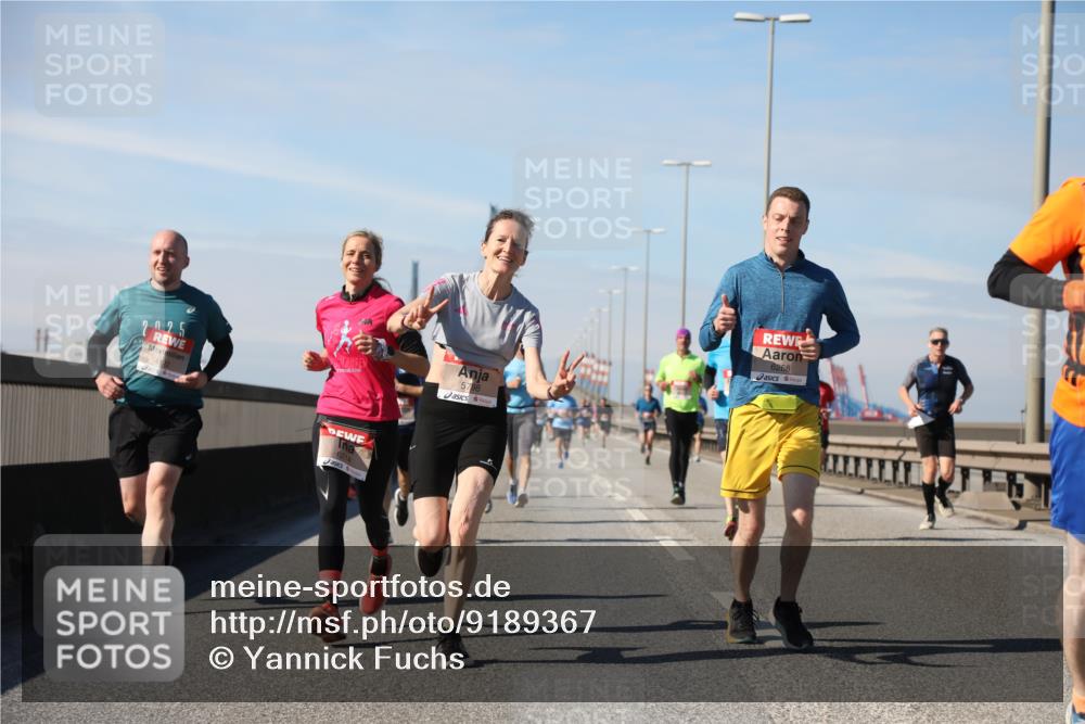 03.10.2025 - Köhlbrandbrückenlauf Yannick Fuchs http://msf.ph/oto/9189367 03.10.2025 11:48:54 Position 3 2025, 412, 5798, 6214, 6268 meine-sportfotos.de