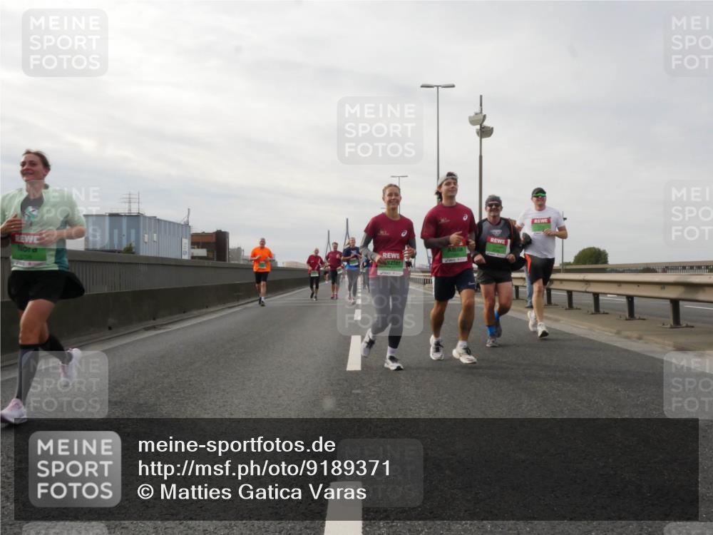 03.10.2025 - Köhlbrandbrückenlauf Matties Gatica Varas http://msf.ph/oto/9189371 03.10.2025 15:57:52 Position 3  meine-sportfotos.de