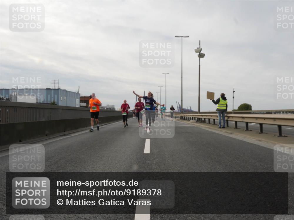 03.10.2025 - Köhlbrandbrückenlauf Matties Gatica Varas http://msf.ph/oto/9189378 03.10.2025 15:57:54 Position 3  meine-sportfotos.de