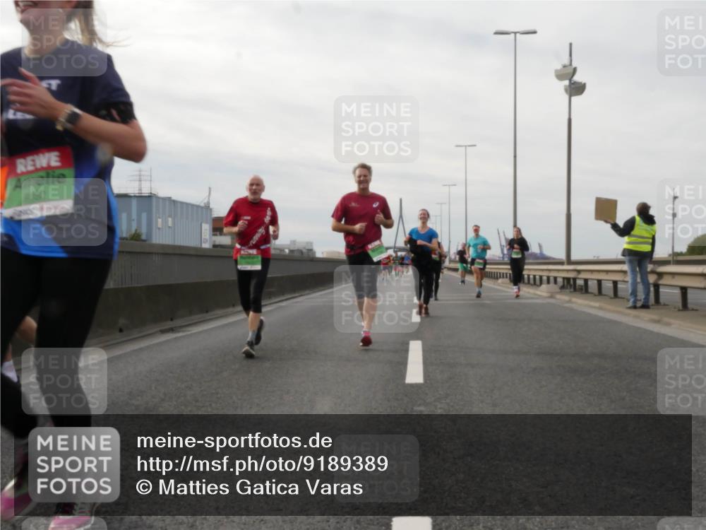 03.10.2025 - Köhlbrandbrückenlauf Matties Gatica Varas http://msf.ph/oto/9189389 03.10.2025 15:57:56 Position 3  meine-sportfotos.de