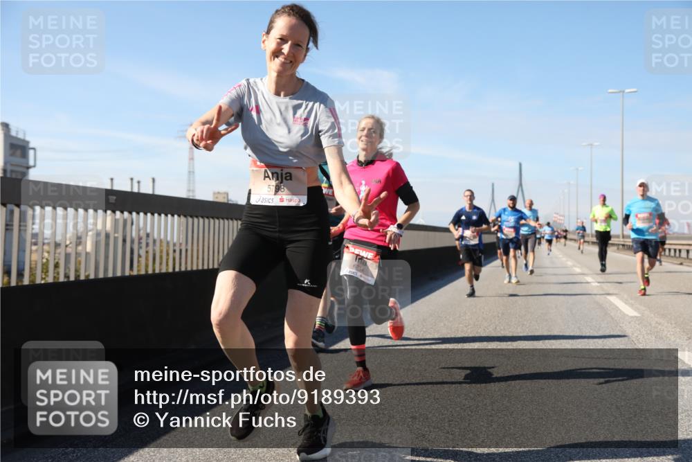 03.10.2025 - Köhlbrandbrückenlauf Yannick Fuchs http://msf.ph/oto/9189393 03.10.2025 11:48:56 Position 3 5798, 6214 meine-sportfotos.de