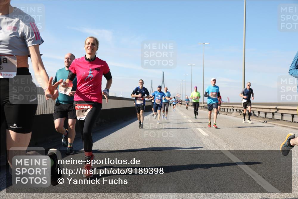 03.10.2025 - Köhlbrandbrückenlauf Yannick Fuchs http://msf.ph/oto/9189398 03.10.2025 11:48:56 Position 3 8, 62 meine-sportfotos.de