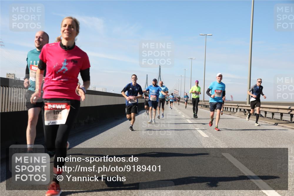 03.10.2025 - Köhlbrandbrückenlauf Yannick Fuchs http://msf.ph/oto/9189401 03.10.2025 11:48:56 Position 3 202, 6214 meine-sportfotos.de