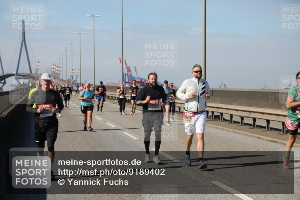 03.10.2025 - Köhlbrandbrückenlauf Yannick Fuchs http://msf.ph/oto/9189402 03.10.2025 12:09:04 Position 3 4767, 4498 meine-sportfotos.de