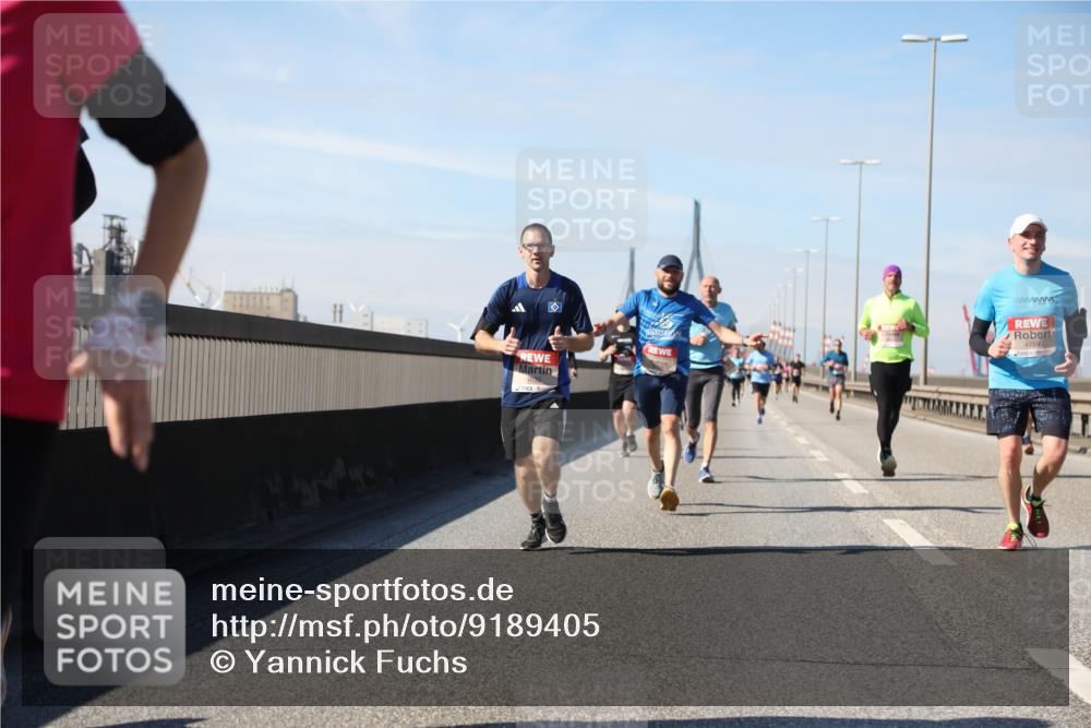 03.10.2025 - Köhlbrandbrückenlauf Yannick Fuchs http://msf.ph/oto/9189405 03.10.2025 11:48:56 Position 3 4724 meine-sportfotos.de