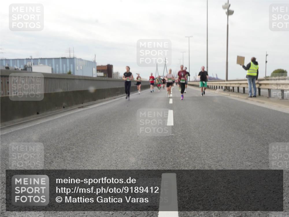 03.10.2025 - Köhlbrandbrückenlauf Matties Gatica Varas http://msf.ph/oto/9189412 03.10.2025 15:58:02 Position 3  meine-sportfotos.de