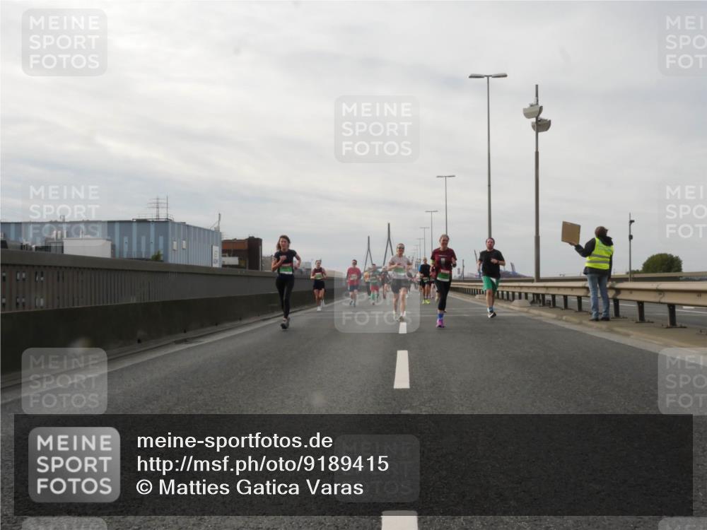 03.10.2025 - Köhlbrandbrückenlauf Matties Gatica Varas http://msf.ph/oto/9189415 03.10.2025 15:58:02 Position 3  meine-sportfotos.de
