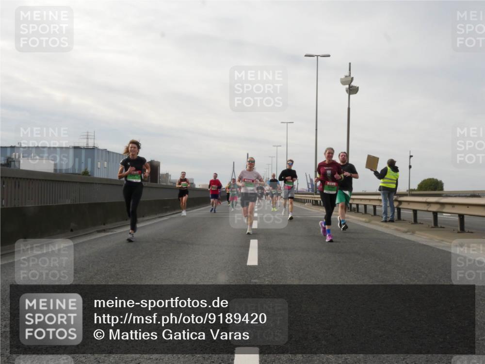03.10.2025 - Köhlbrandbrückenlauf Matties Gatica Varas http://msf.ph/oto/9189420 03.10.2025 15:58:04 Position 3  meine-sportfotos.de