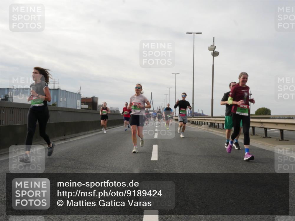 03.10.2025 - Köhlbrandbrückenlauf Matties Gatica Varas http://msf.ph/oto/9189424 03.10.2025 15:58:05 Position 3  meine-sportfotos.de