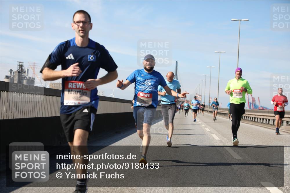 03.10.2025 - Köhlbrandbrückenlauf Yannick Fuchs http://msf.ph/oto/9189433 03.10.2025 11:48:58 Position 3 4635, 6719, 5637 meine-sportfotos.de